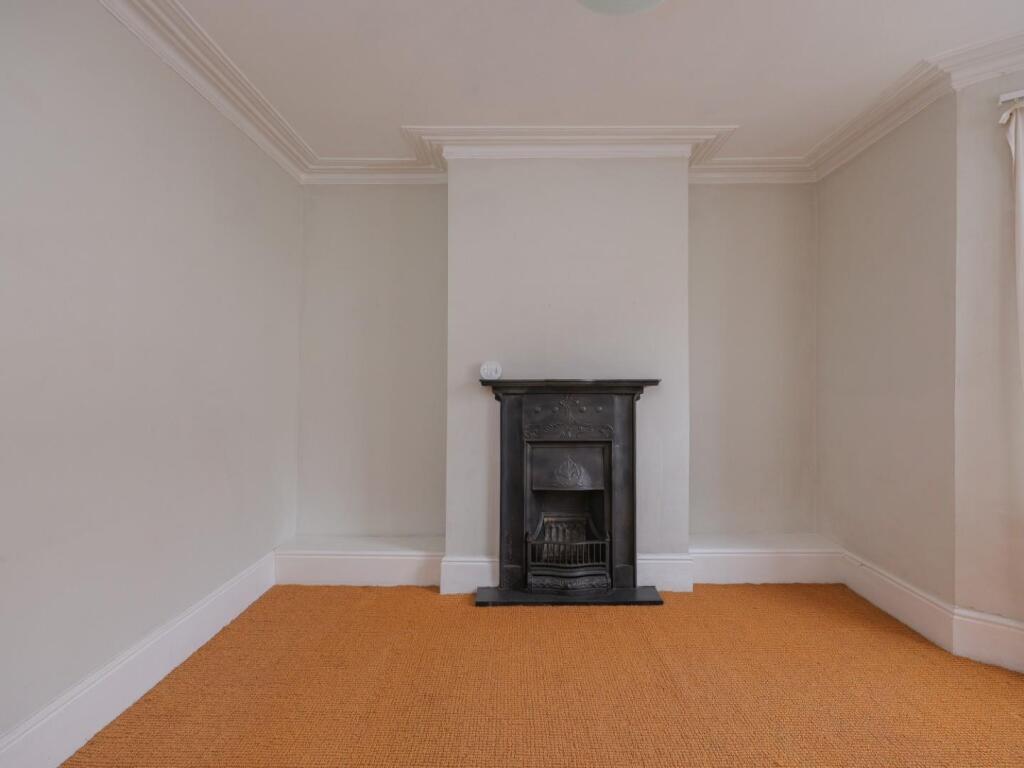 3-bed terraced on Park Avenue, Victoria Park, £425,000