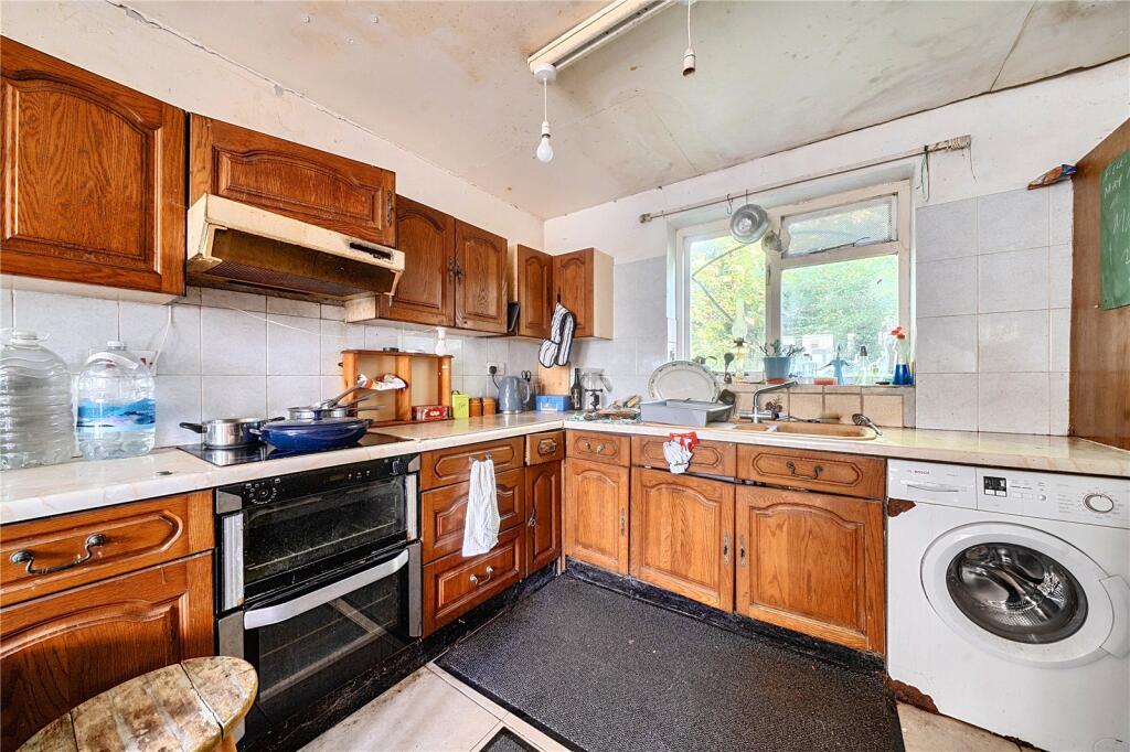 House in Swindon, Grafton - More