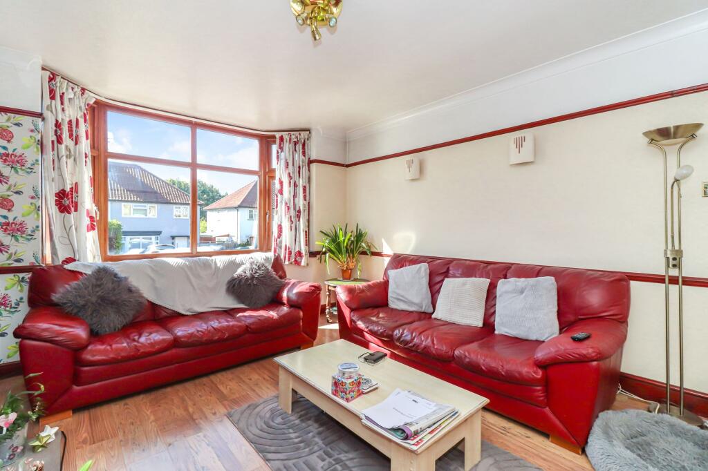 House in Watford, Hertfordshire - View 2