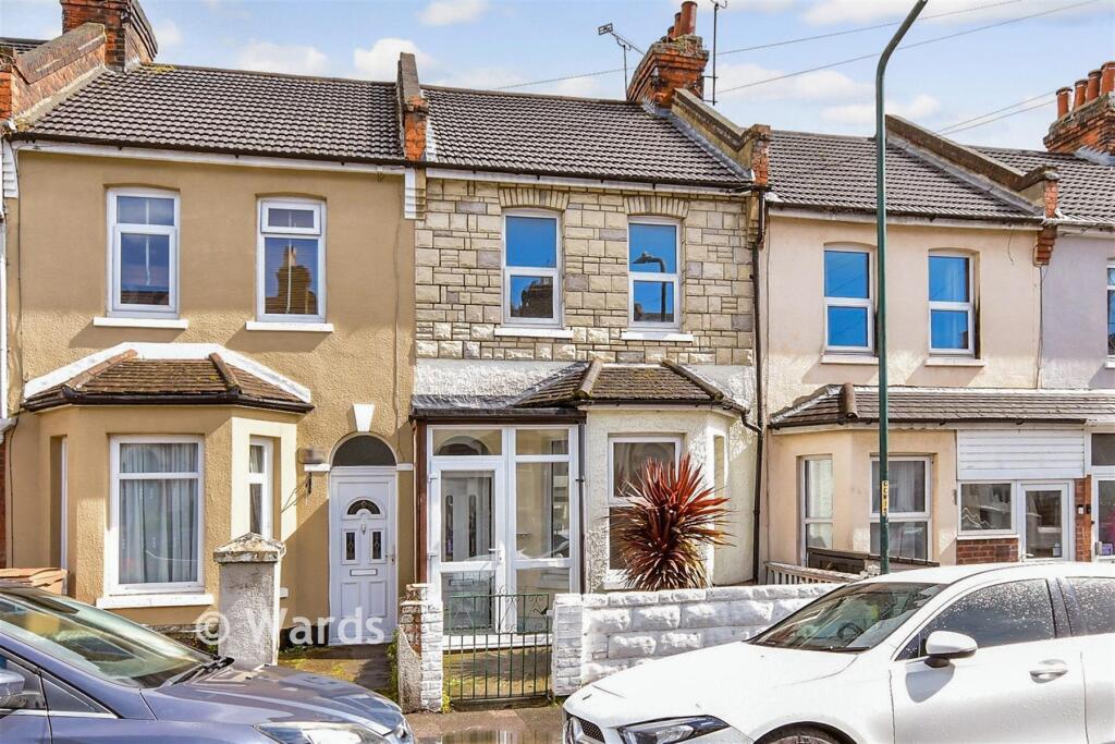 3-bed terraced on Gordon Road, Strood, Rochester, Kent, £280,000