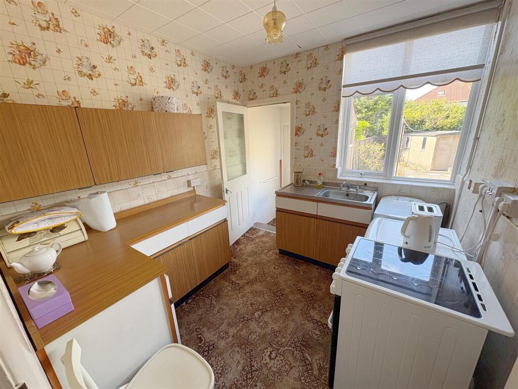 House in Bristol, Knowle Park, Knowle - View 5