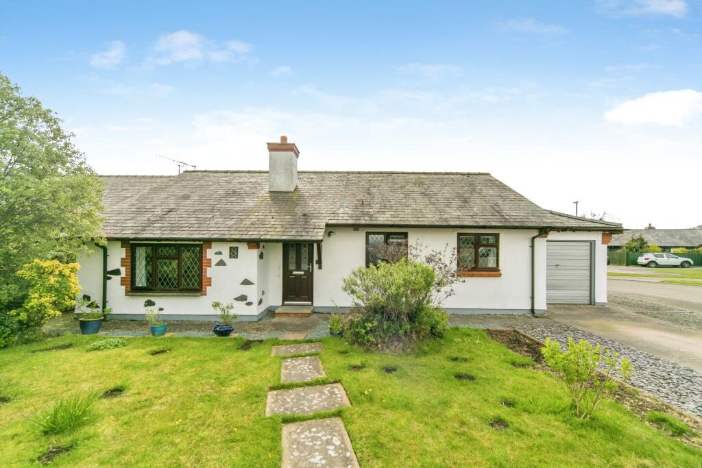 Main image of property: Stad Berllan, Gaerwen, LL60