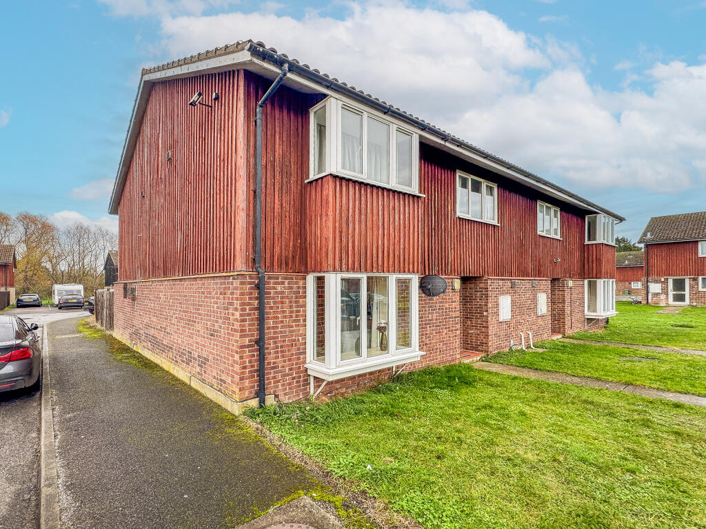 4-bed semi-detached on Waterloo Close, Newmarket, Suffolk, £295,000