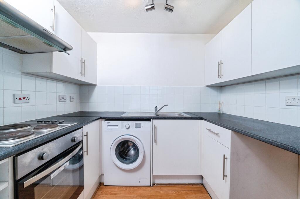 Apartment in Doncaster - View 5