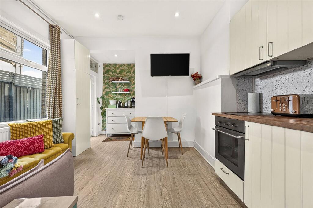Apartment in London - View 3