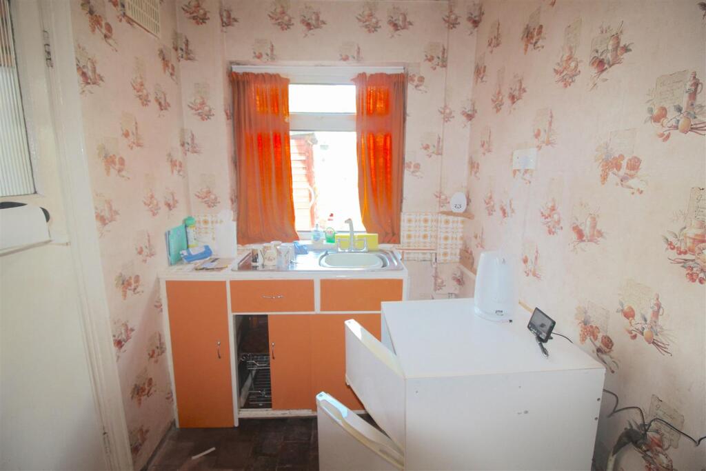 House in Birmingham, Lyndon Green - View 5