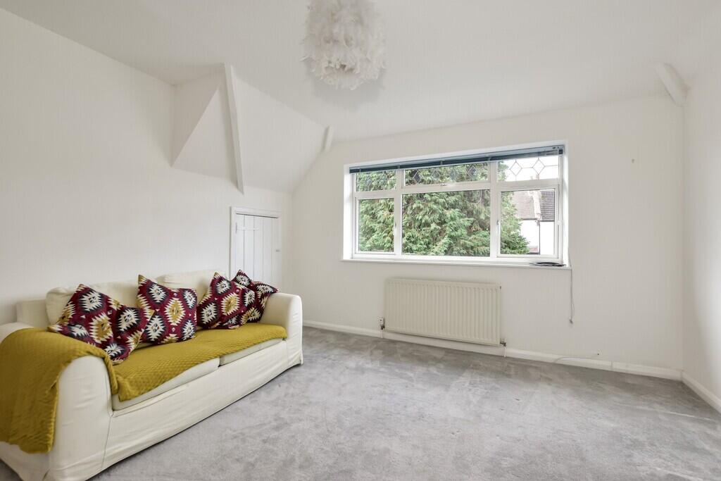 House in Watford, Hertfordshire - View 5