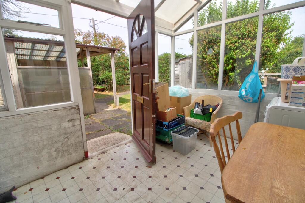 House in Basingstoke and Deane, Tadley - More