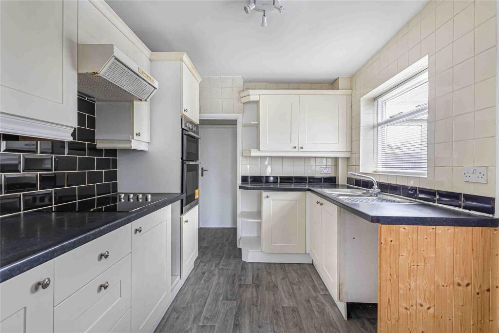 House in Greenhithe, Stone - View 5