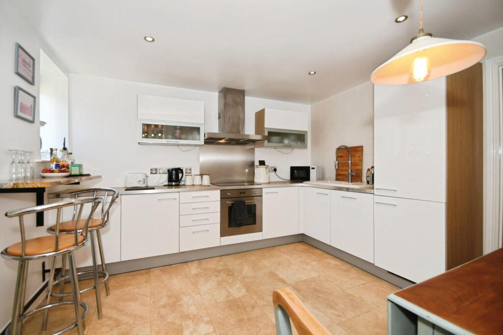 The Old Stables, Birdholme Farm, Derby Road, Wingerworth, Chesterfield, S42 6LX photo 3