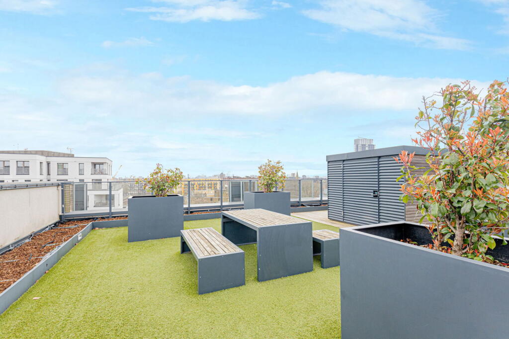Apartment in London - More