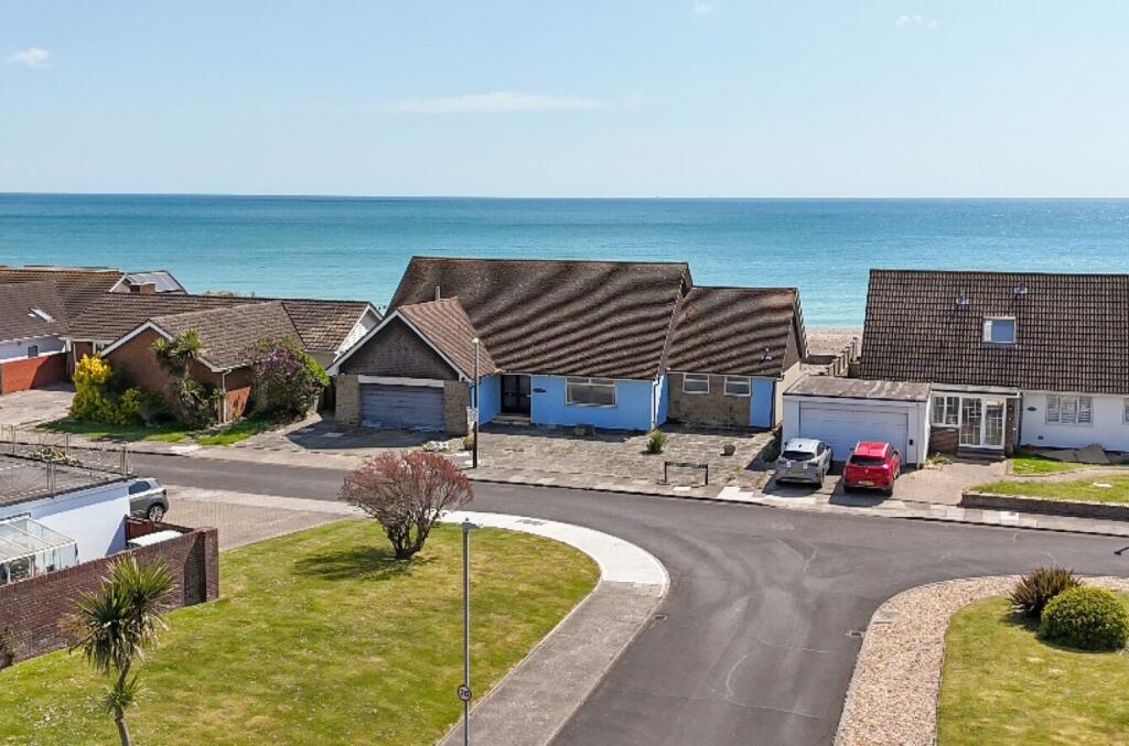 Main image of property: Shorecroft, Aldwick, PO21