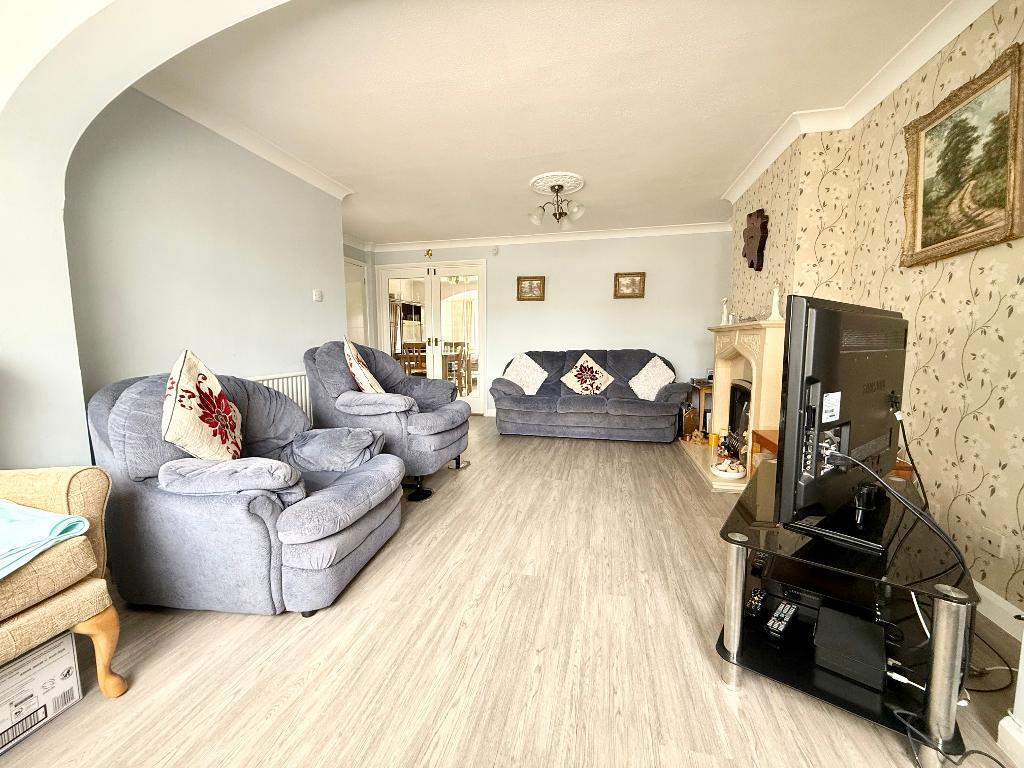Turnpike Drive, Warden Hills, Luton, Bedfordshire, LU3 3RD - More