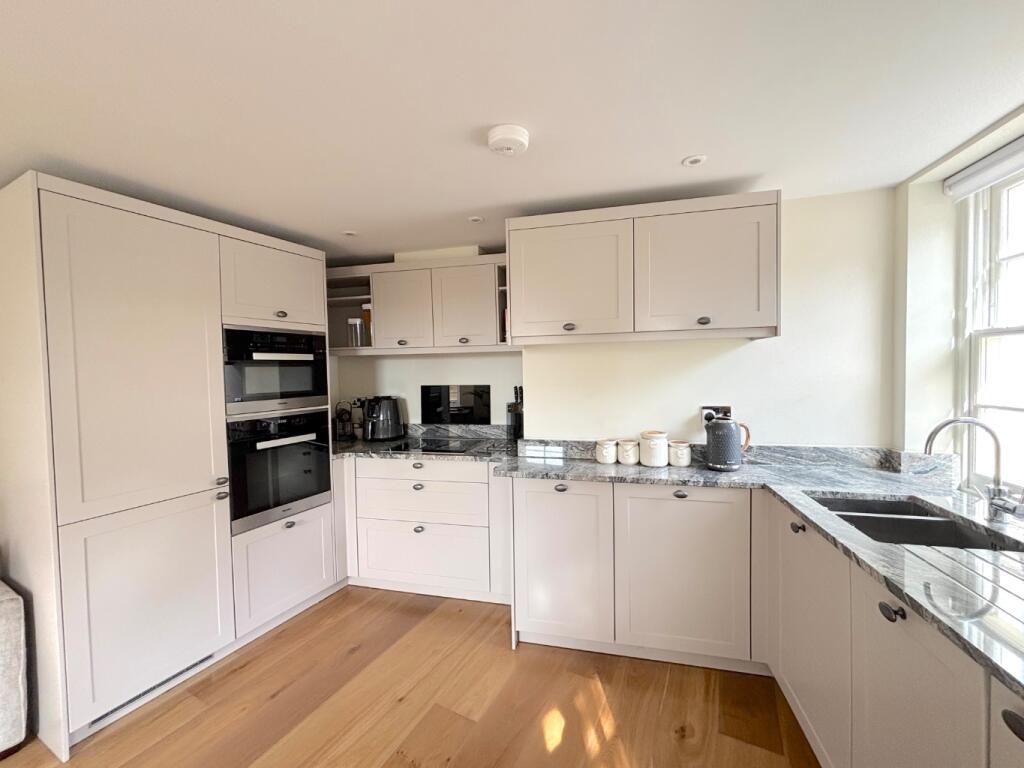 Apartment in Bath, Lansdown - View 4
