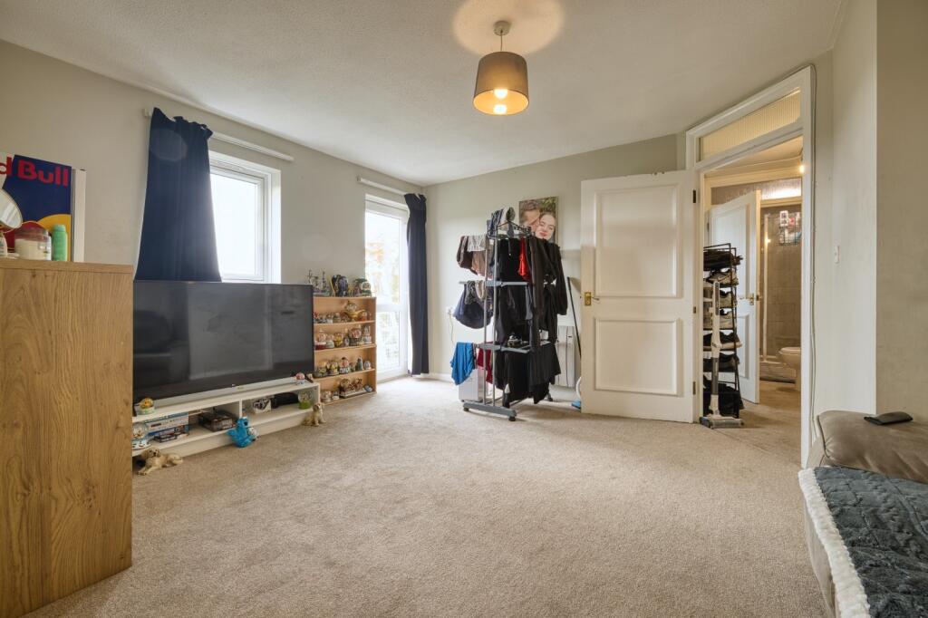 Apartment in Canterbury - View 5