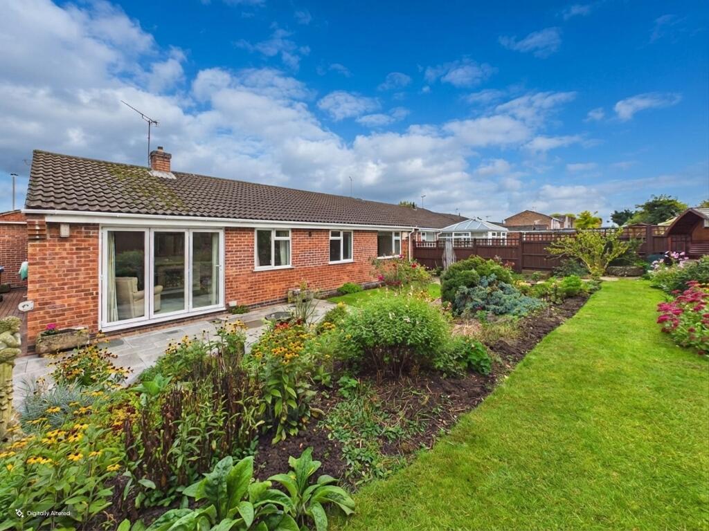 Lupin Close, Burbage, LE10 photo 4