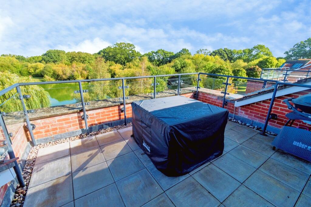 Main image of property: Minchin Acres, Hedge End, Southampton