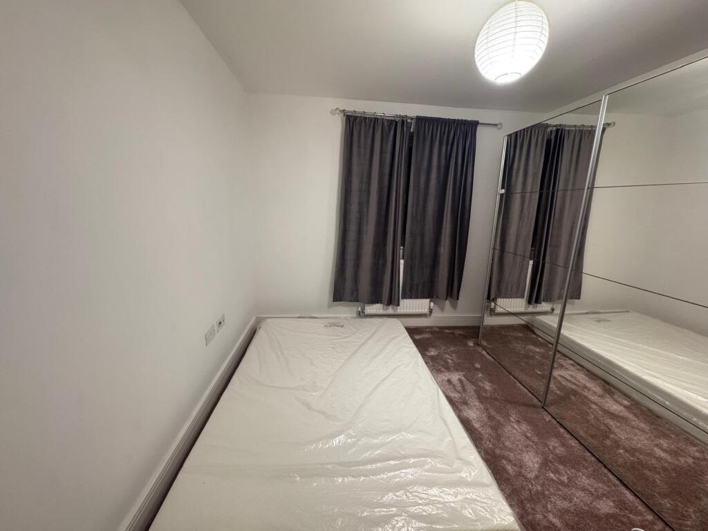 Apartment in Twickenham - More