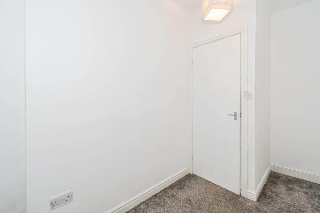House in Bradford, West Yorkshire - View 5