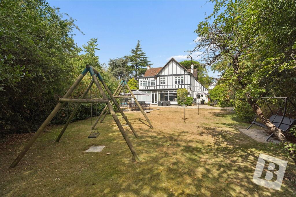Main image of property: Main Road, Gidea Park, RM2