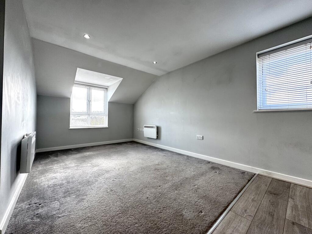 Apartment in Bristol - View 3