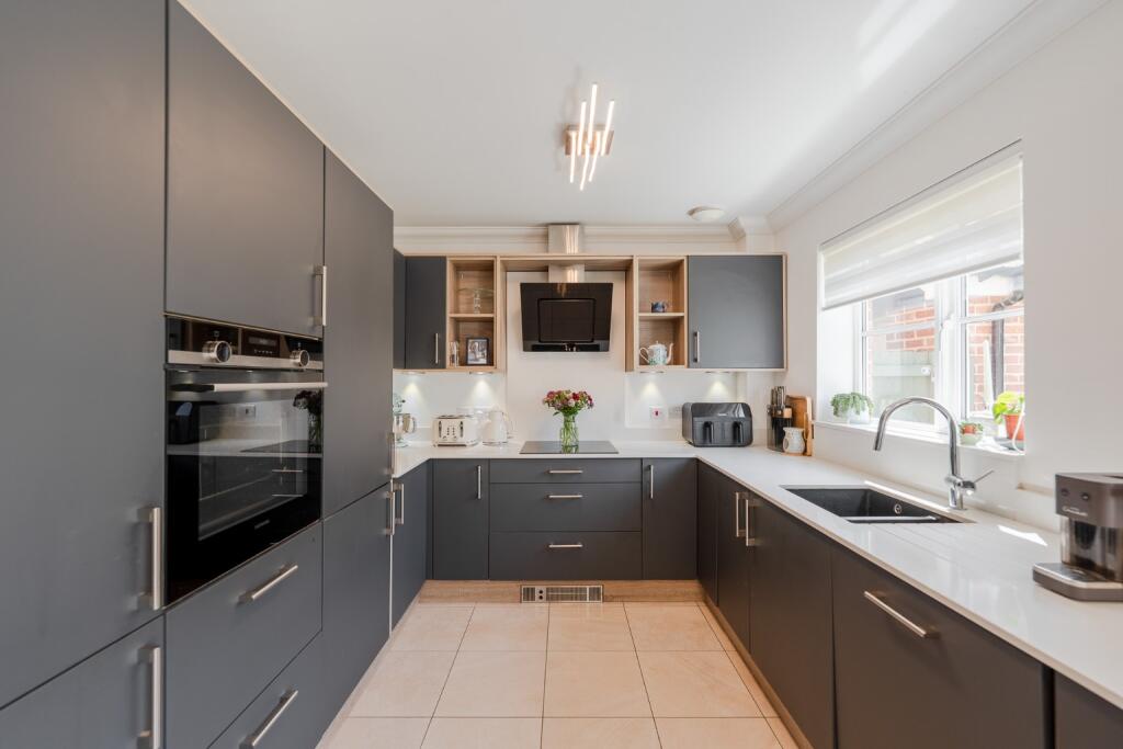 Pinner Lane, Alconbury Weald, Huntingdon, Cambridgeshire, PE28 4XT - View 6