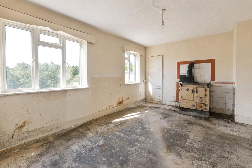 House in Torridge, Hartland - More