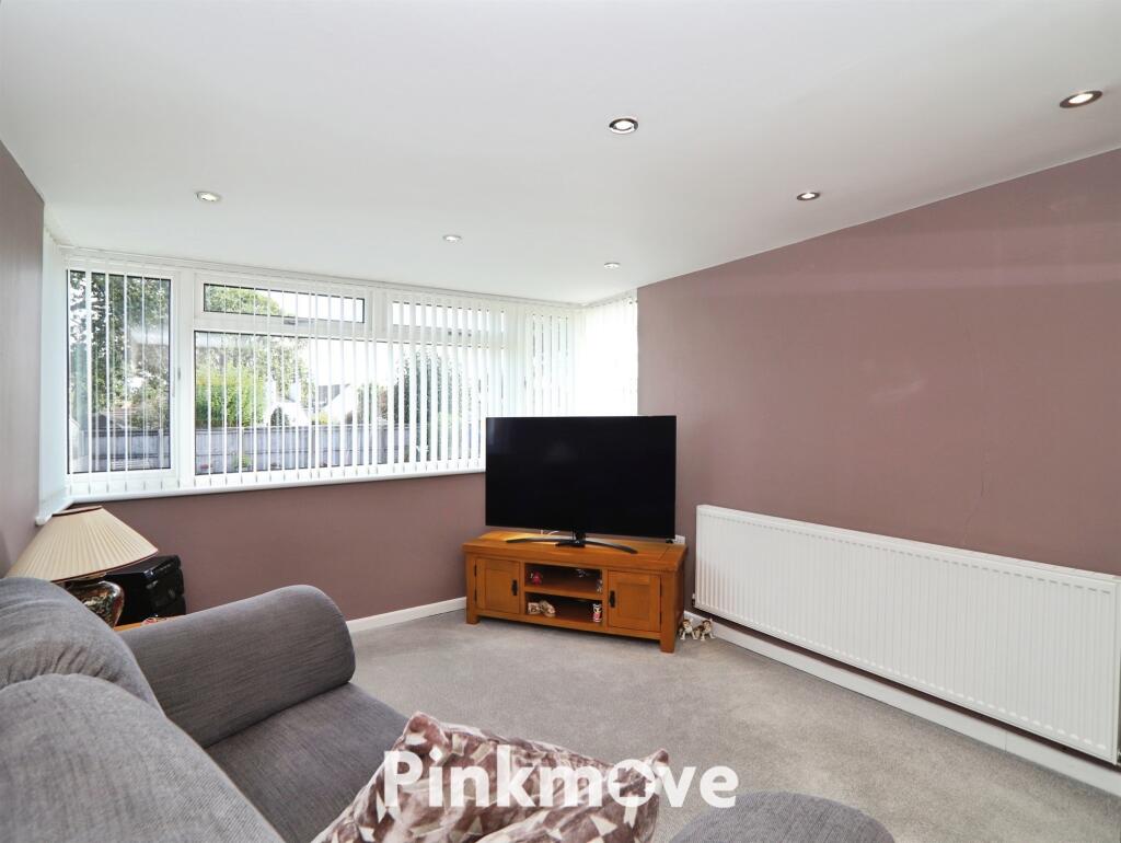House in Newport - View 4
