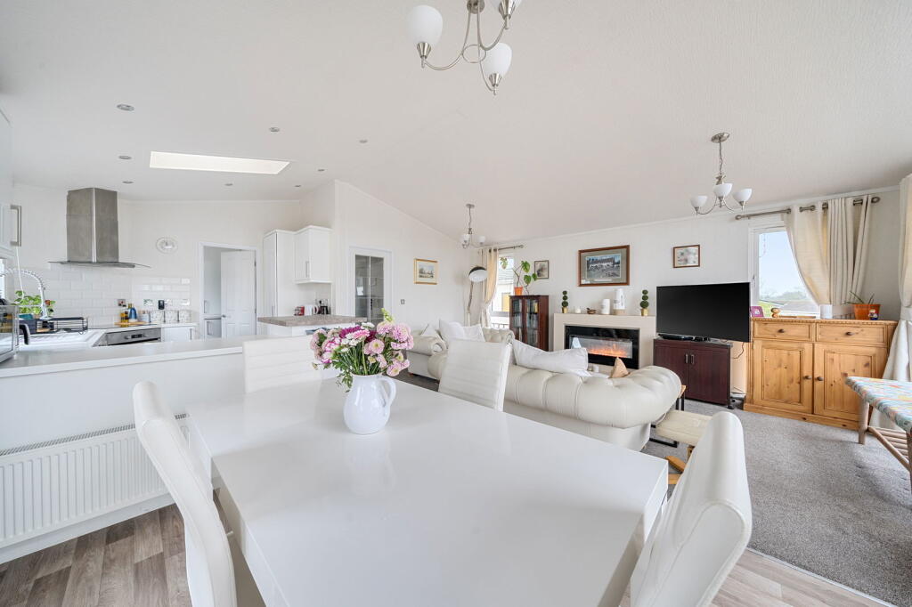 The Glade, Ranksborough Hall Park, Langham, Oakham, Rutland, LE15 7GN photo 2
