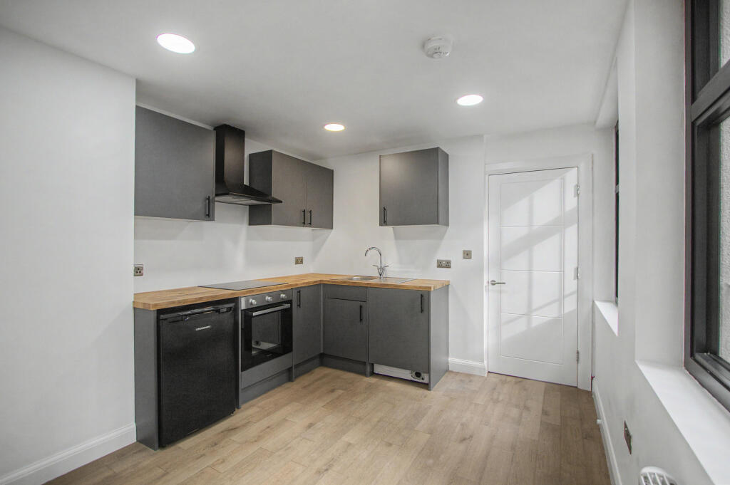 Apartment in Luton - View 3