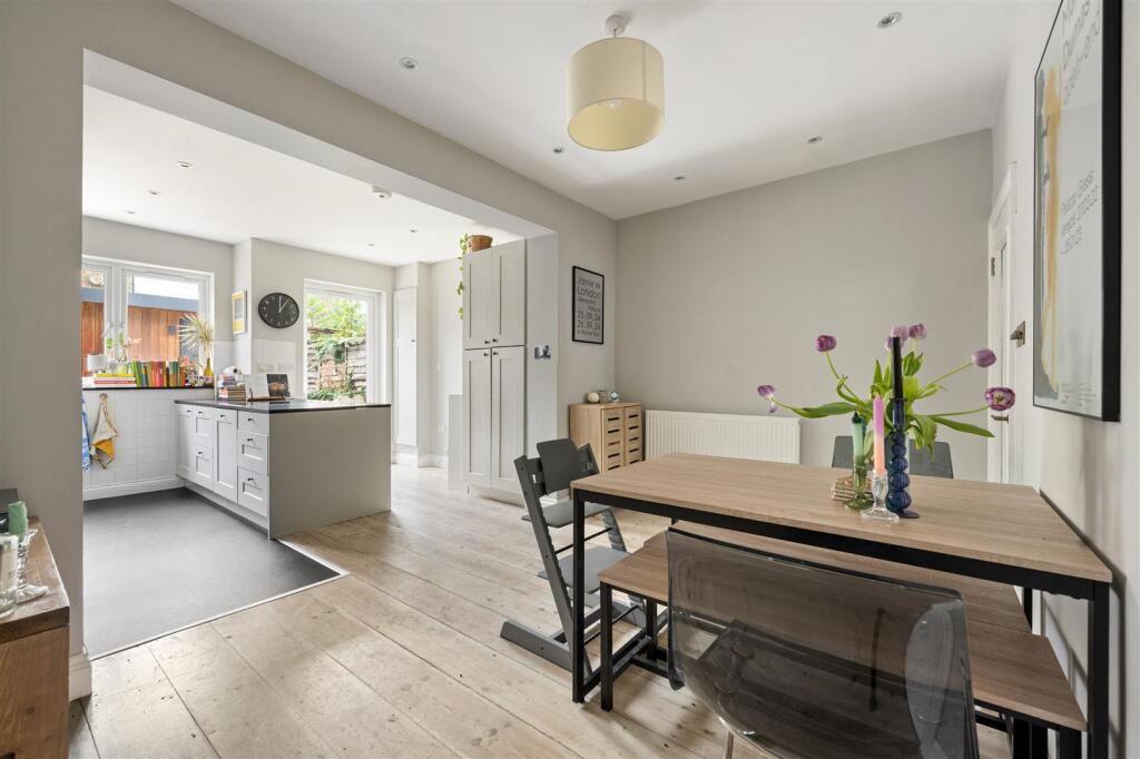 House in London - View 3