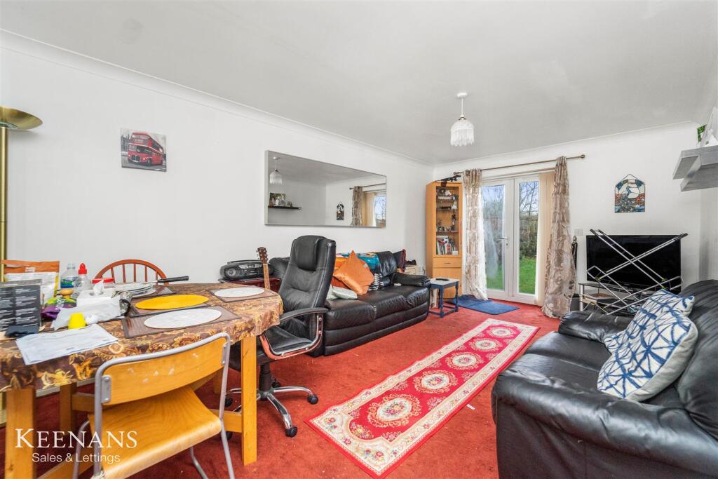 Pear Tree Drive, Farnworth, Bolton photo 2