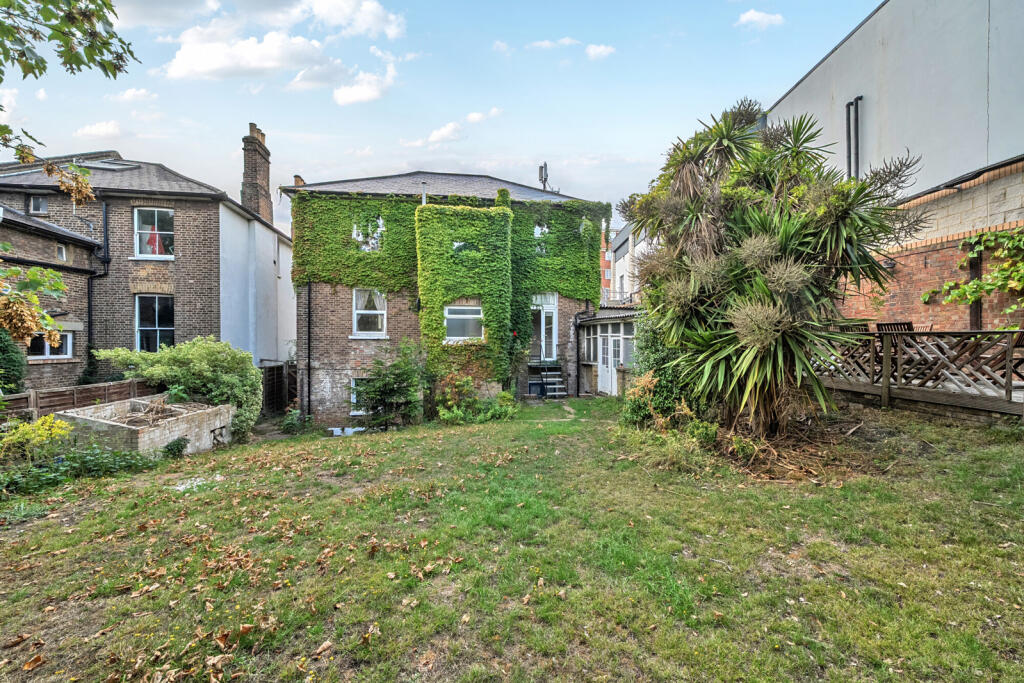 Apartment in London - More
