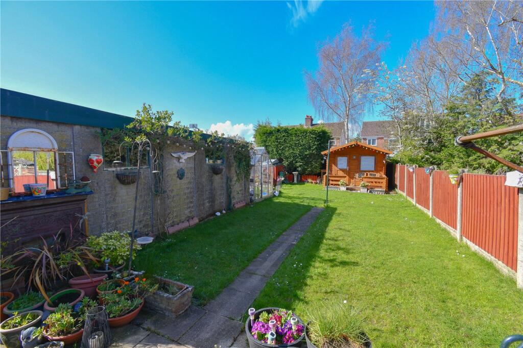 Stanhope Drive, Bromborough, Wirral photo 4