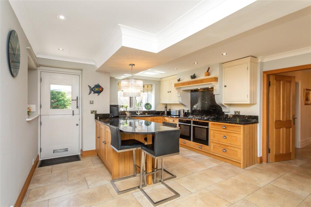 House in Ribble Valley, Jackson's Banks, Balderstone - More