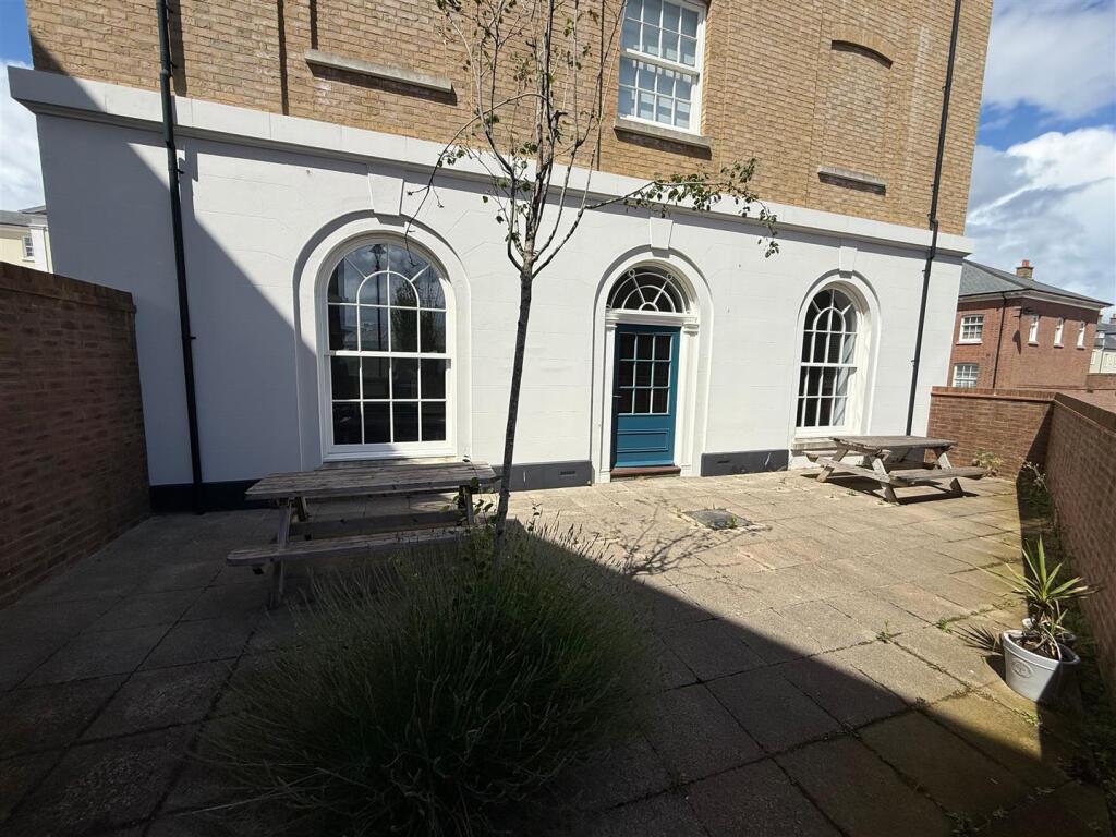 3, 5 Crown Place-8.jpg