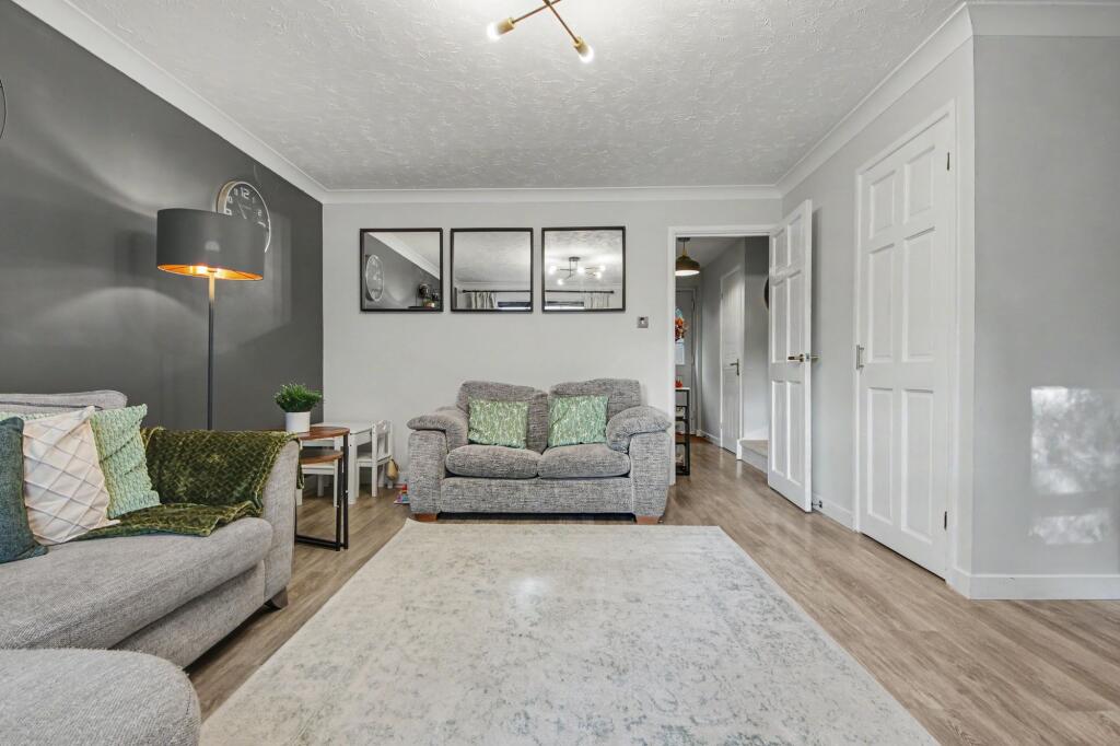 House in Southampton - More