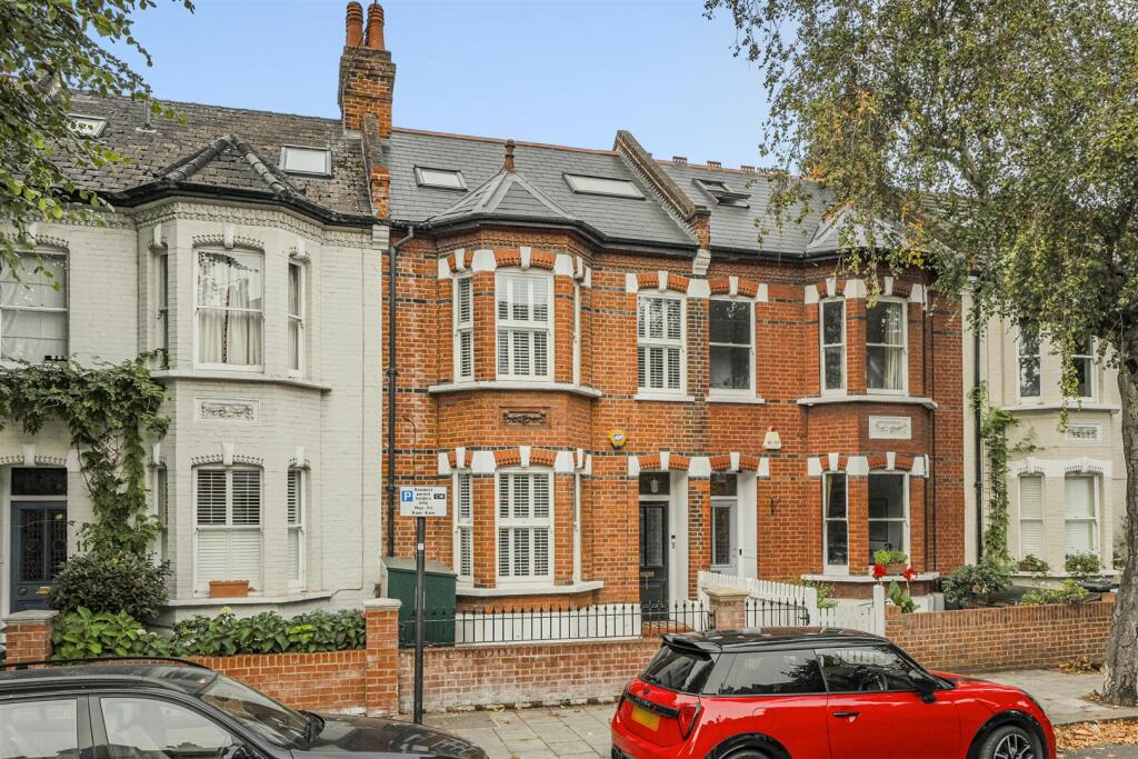 Main image of property: Silver Crescent, London, W4