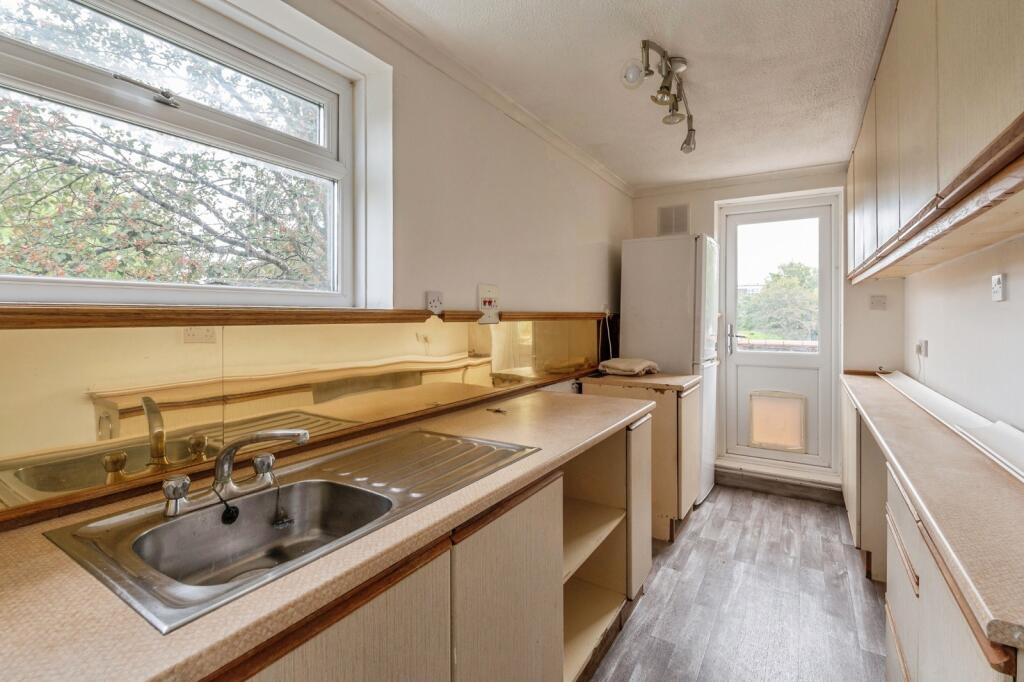 Apartment in Southend-on-Sea - View 4