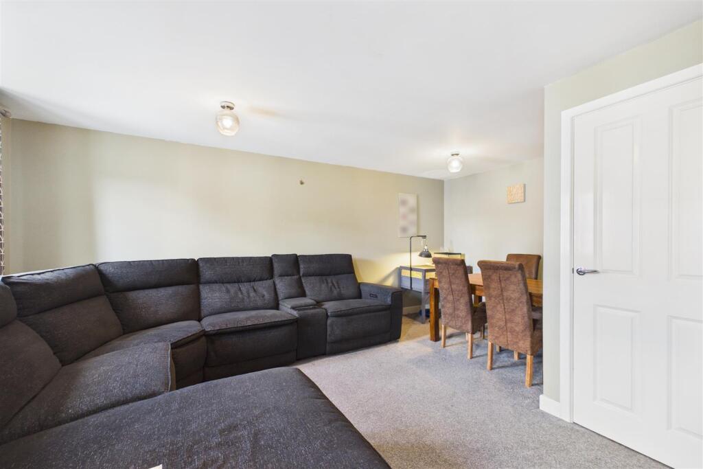 House in Newark, Fernwood - View 3
