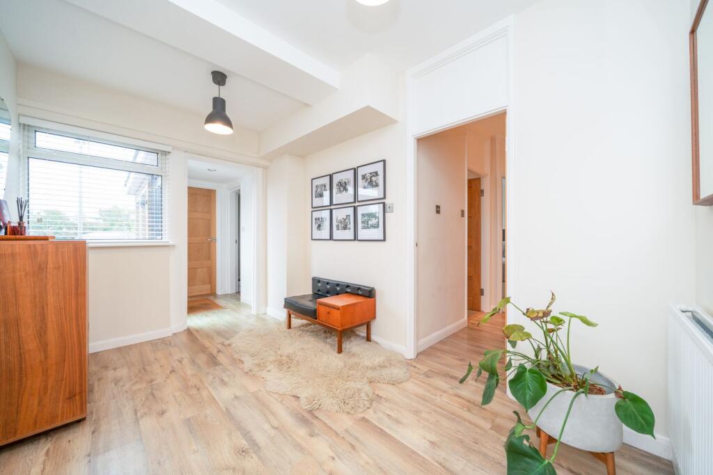 Apartment in Hemel Hempstead - View 4
