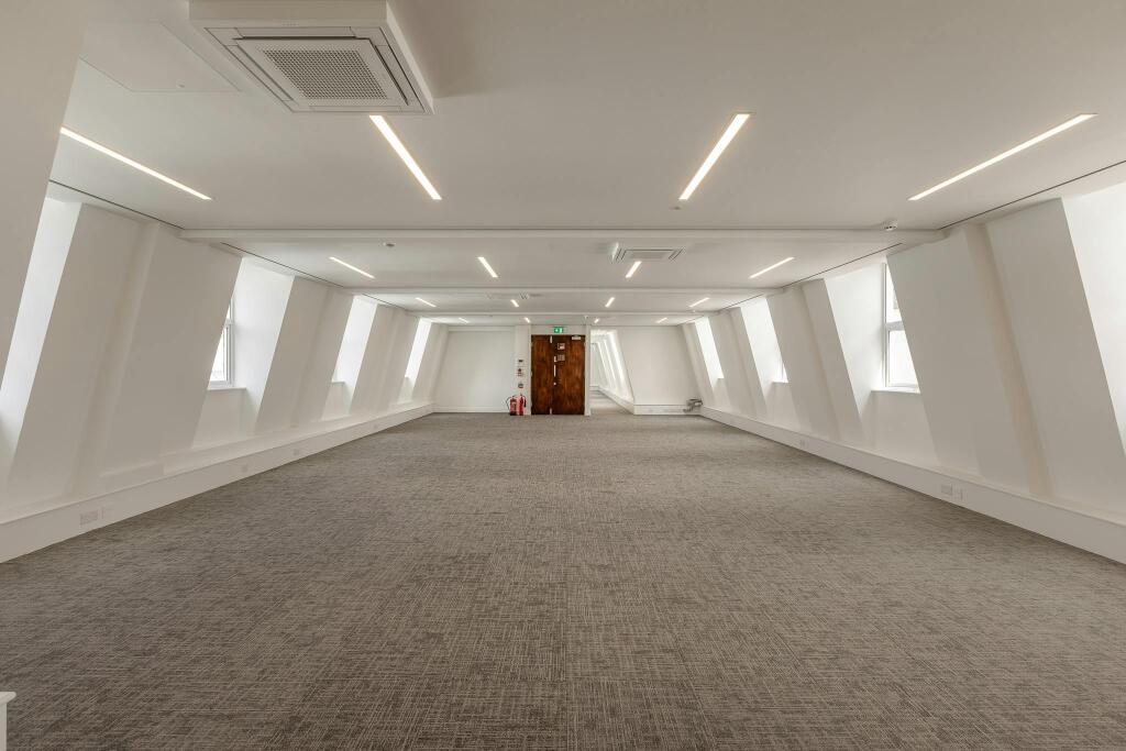 14 Waterloo Place - 5th Floor.jpg