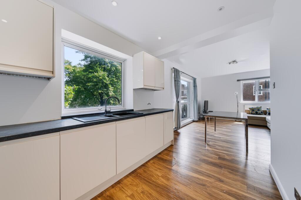 Apartment in London - View 4