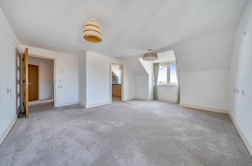 Hawthorn Road, Aldwick, Bognor Regis photo 3