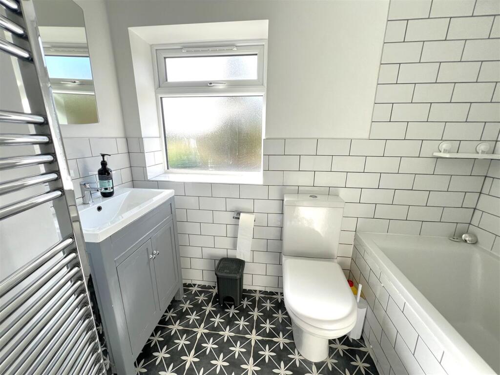 House in Elmbridge, Surrey - View 5