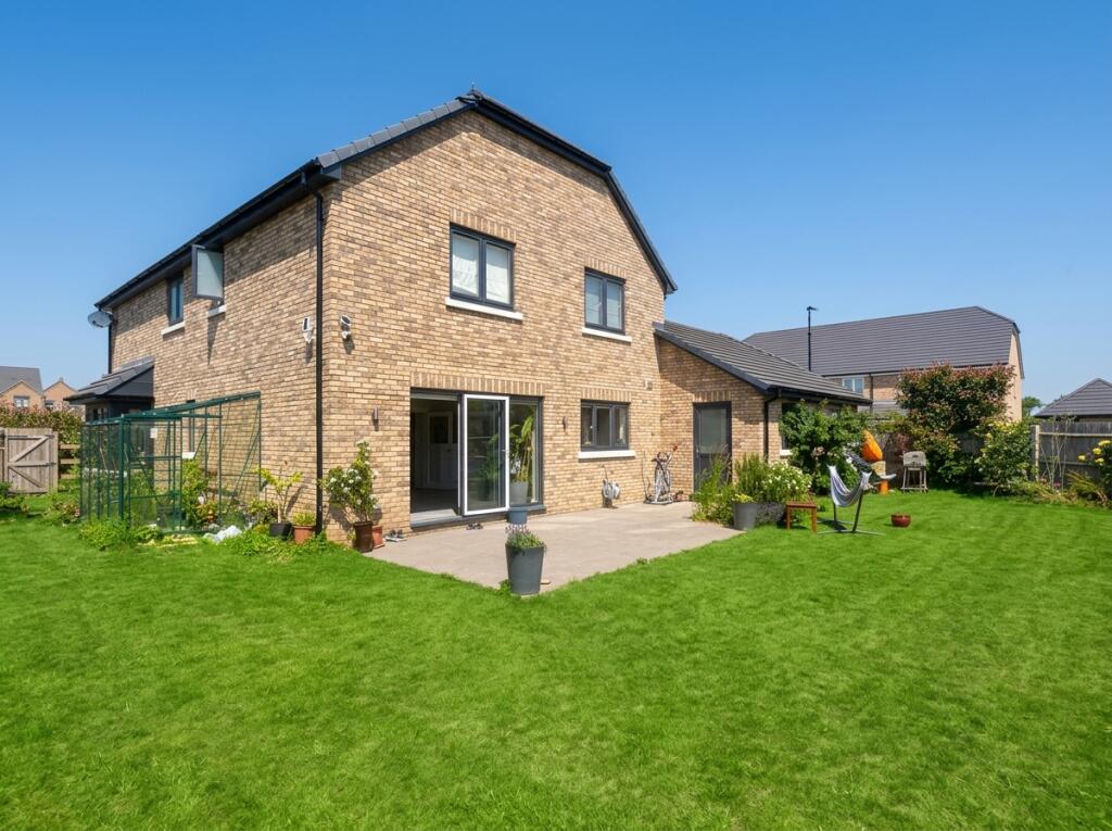 Main image of property: Earl Close, Clifton, Shefford, SG17