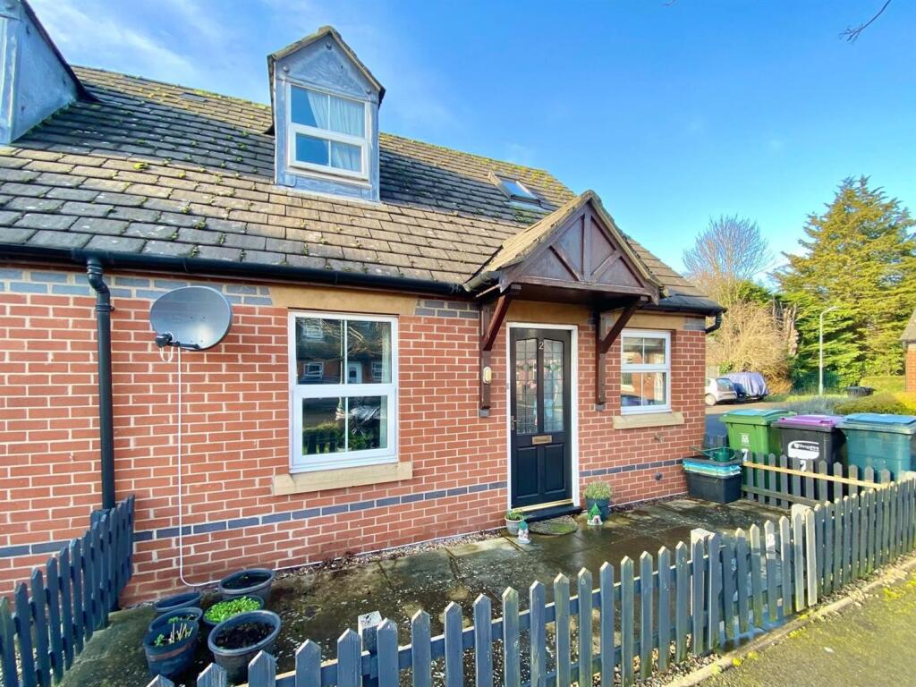 Main image of property: 2 Westmoreland Mews, Greenfields,  Shrewsbury, SY1 2RH