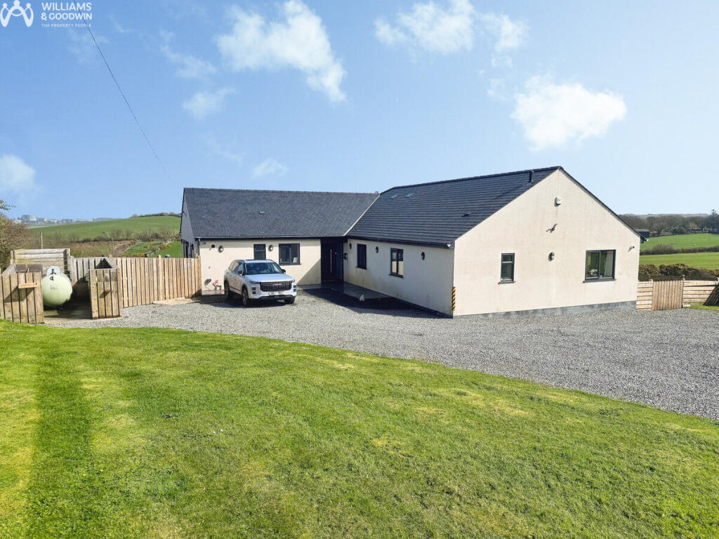 4-bed detached on Yr Angorfa, Llanfairynghornwy, Anglesey, LL65, £550,000