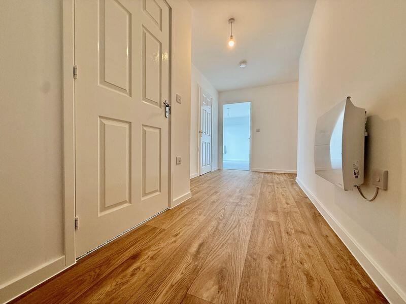 Charlbury Drive, Saltram Meadows, Plymstock. A stunning 2 bedroomed third floor flat in fabulous building. photo 3
