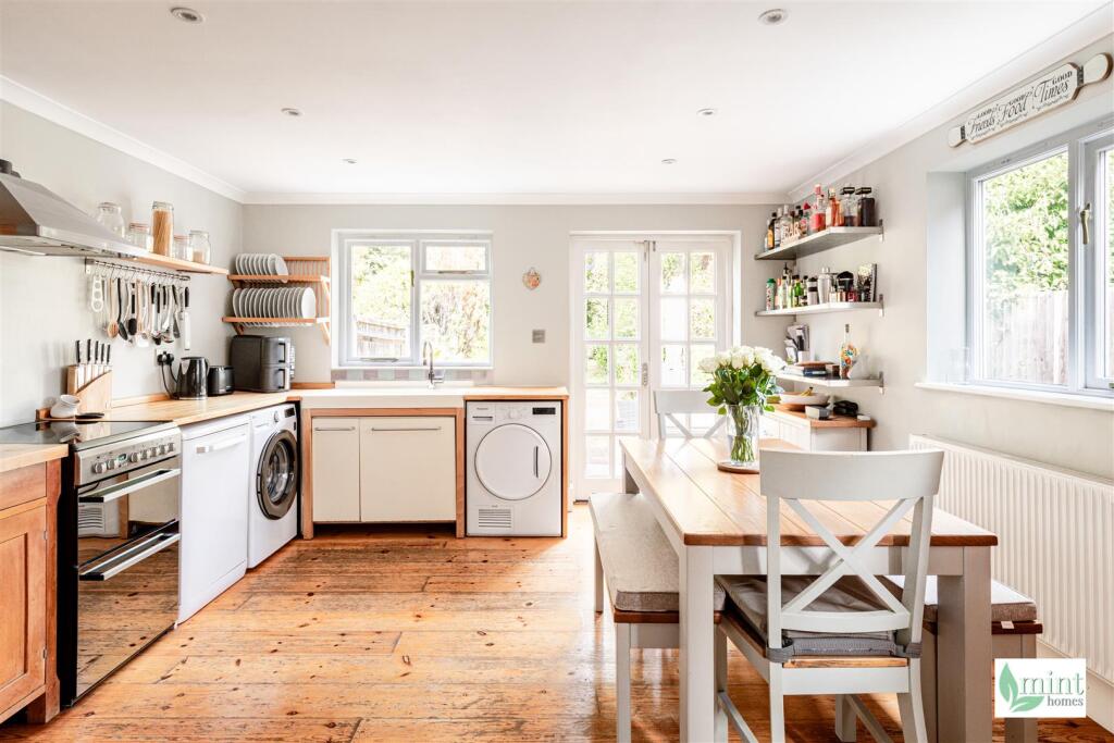 House in Kingston upon Thames - View 4